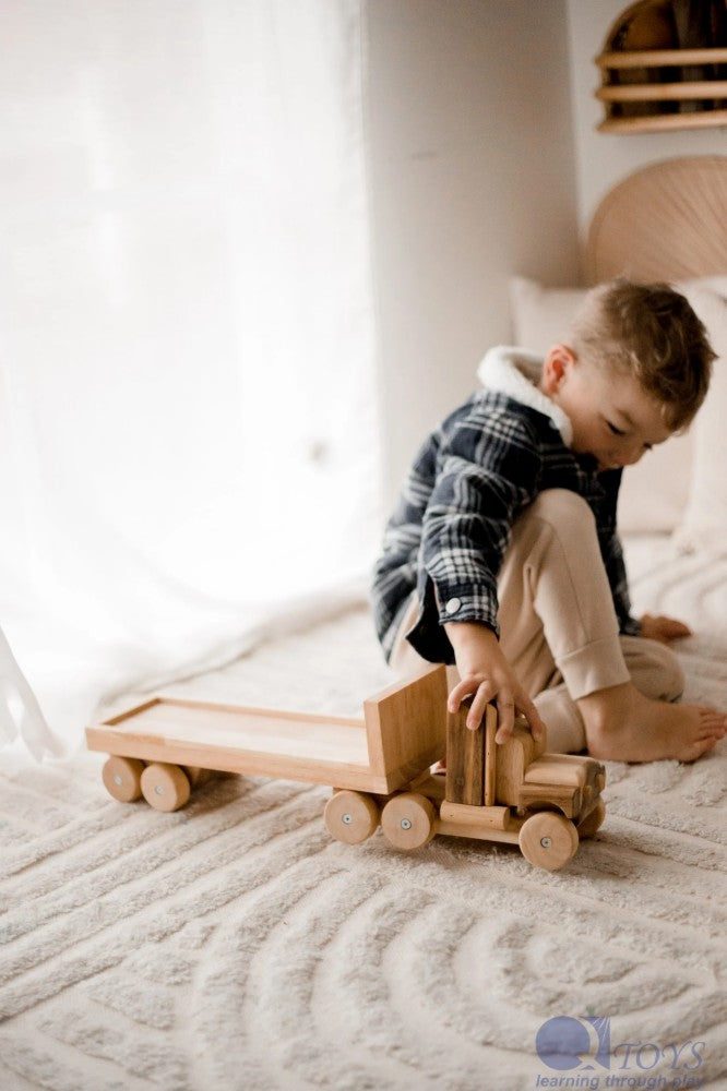 Wooden Flatbed Tractor/Trailer